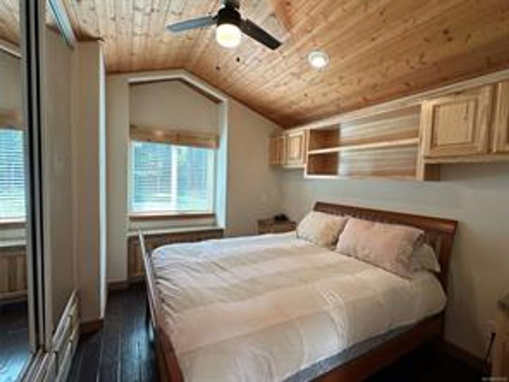 listing image 16049015513002652868