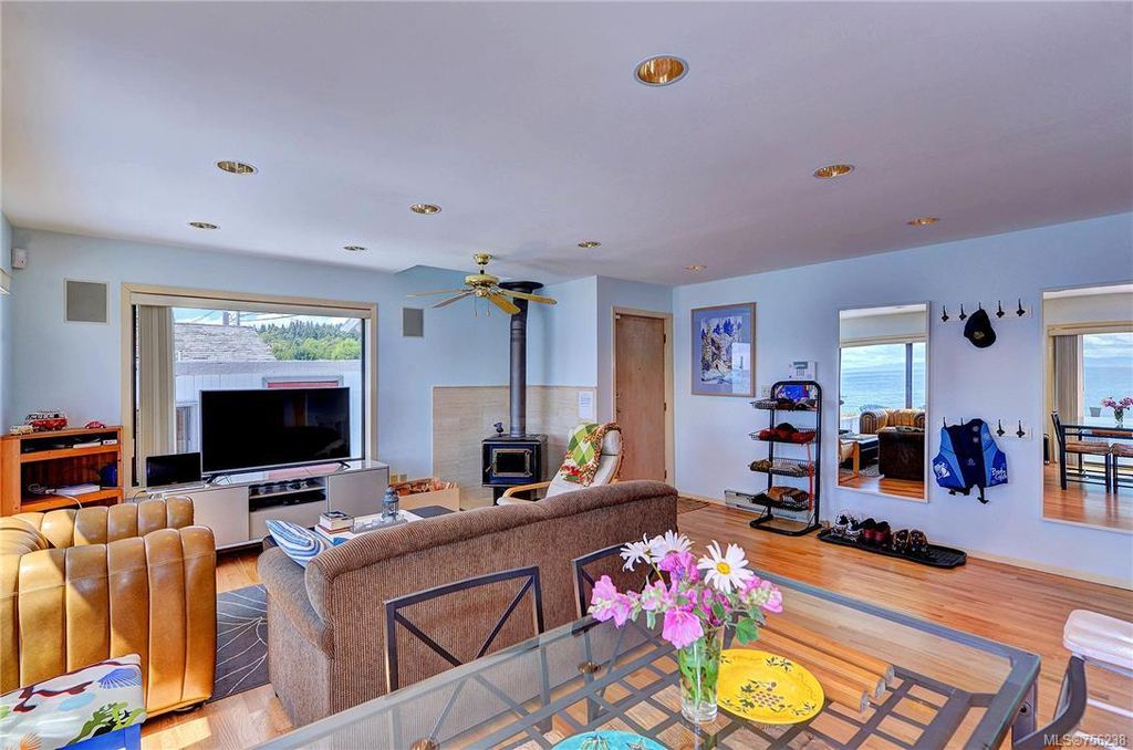 listing image 16044502416853616286