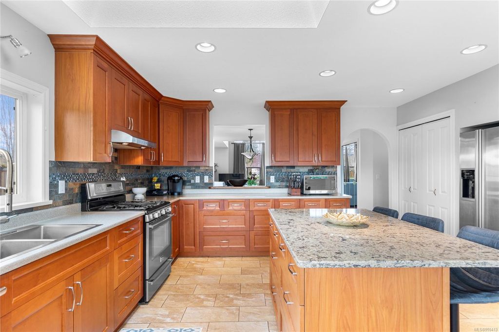 listing image 16049480735509793713