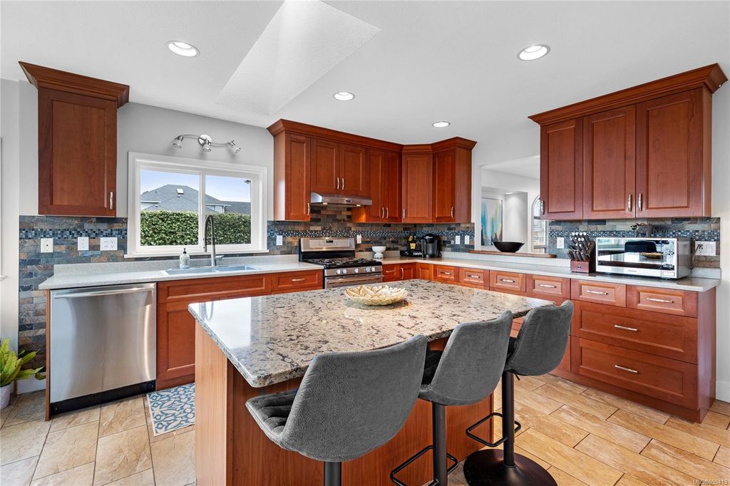 listing image 16048760337708014664