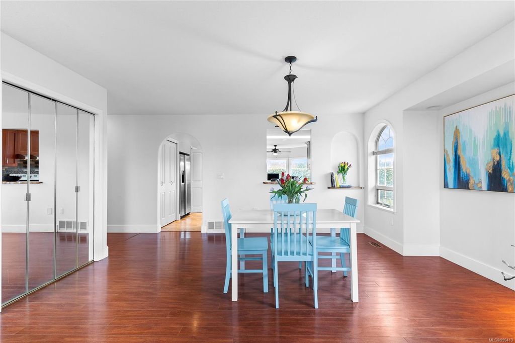 listing image 16043366139241028673