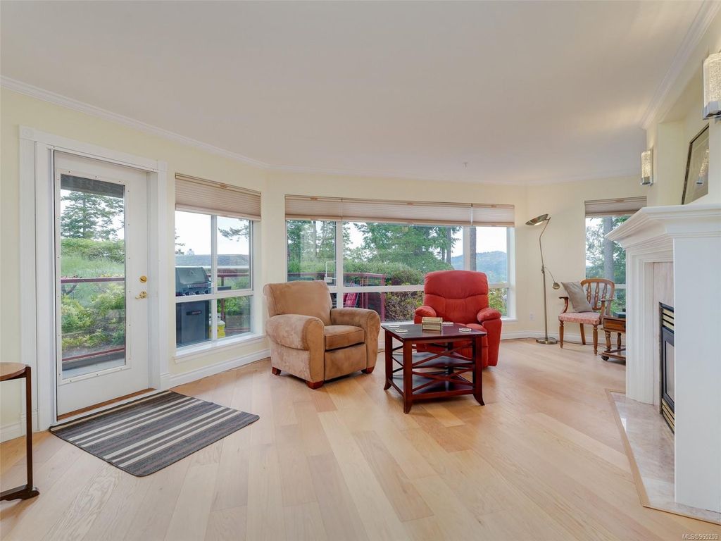 listing image 16041416165824468759