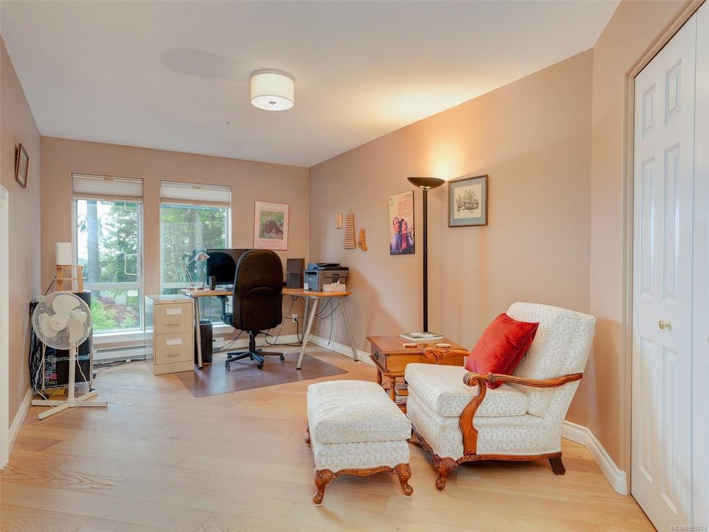 listing image 16041174923851296380