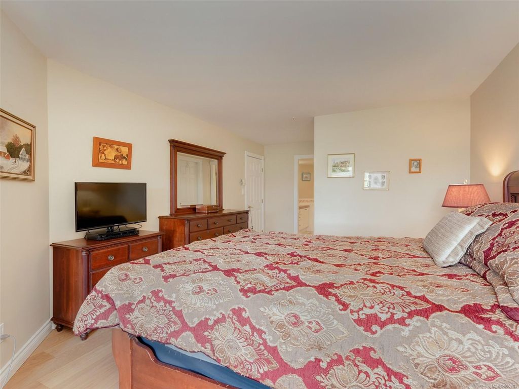 listing image 16042962546668451062