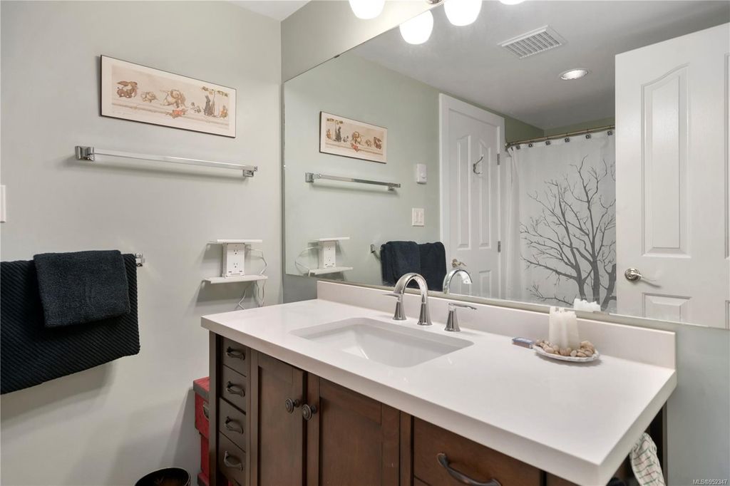 listing image 16049755202614321600