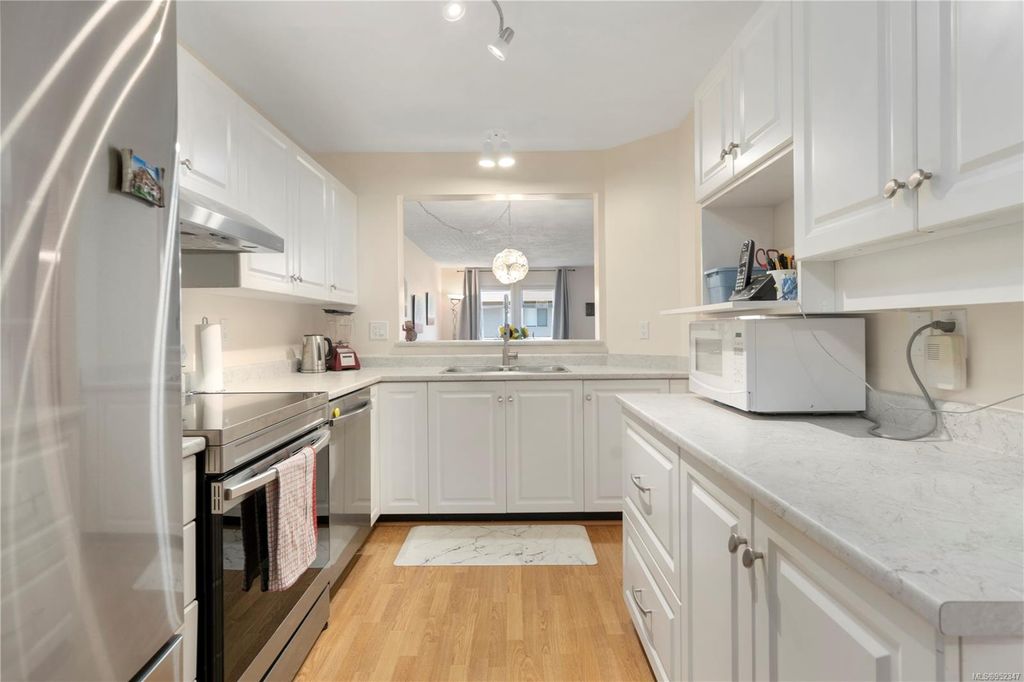 listing image 16046721557448582854