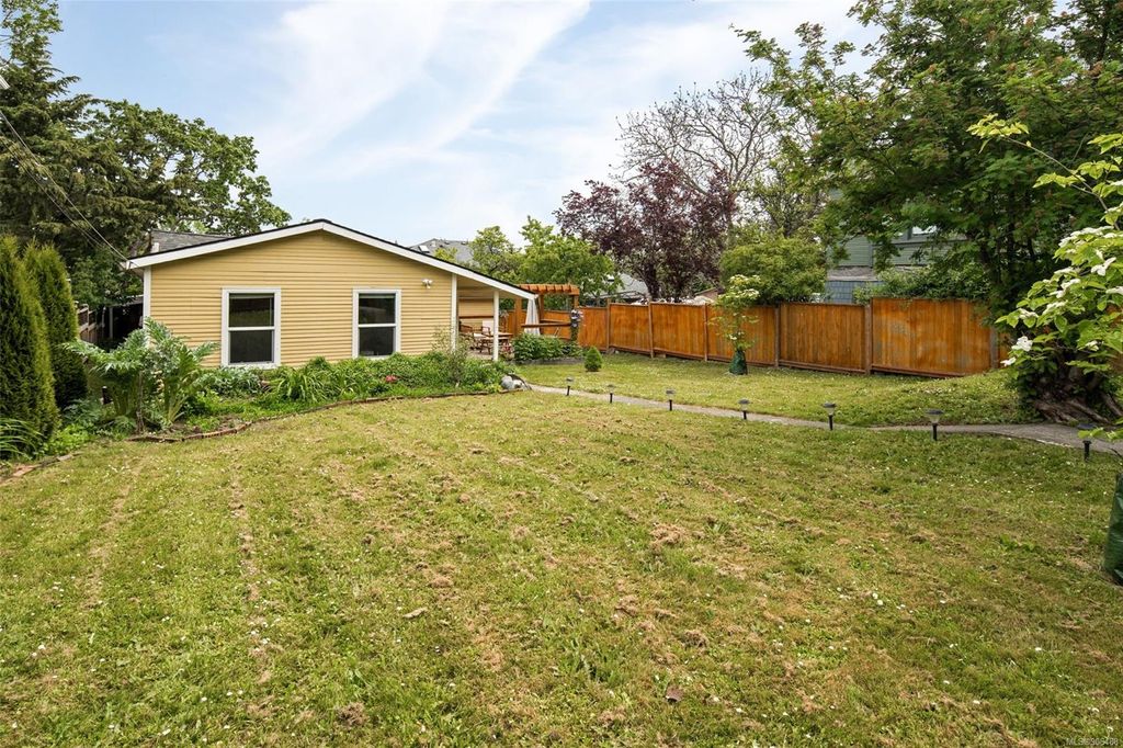 listing image 16044219935856