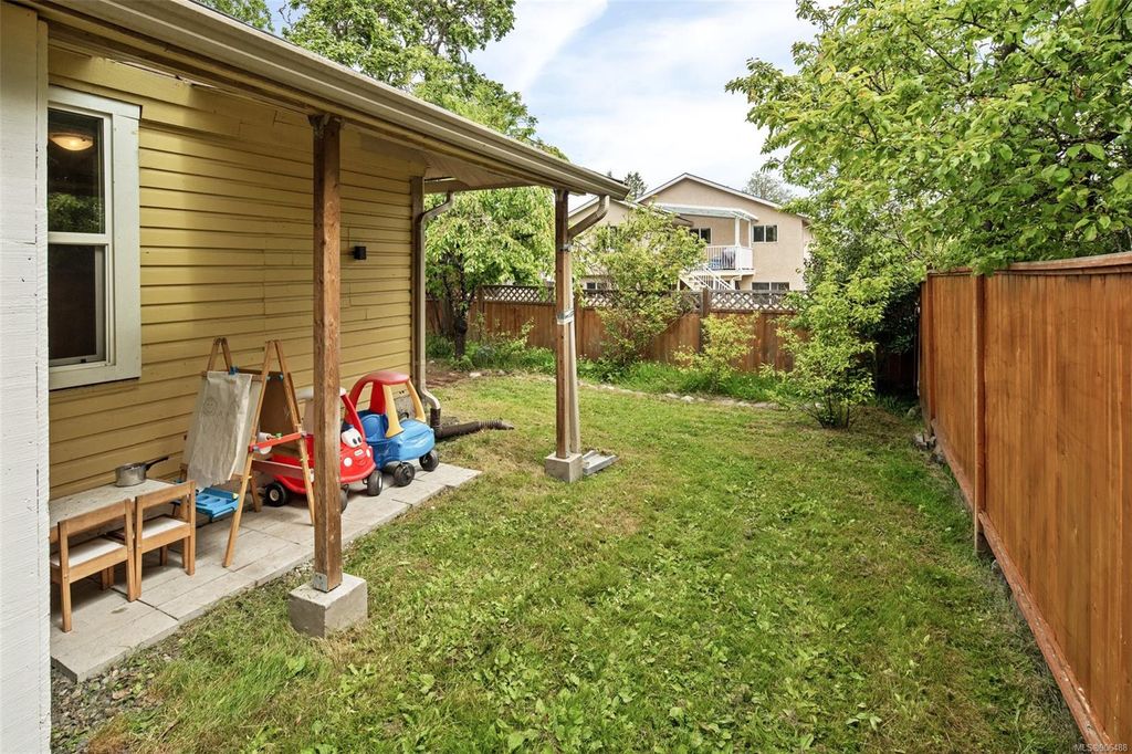 listing image 16043490801119