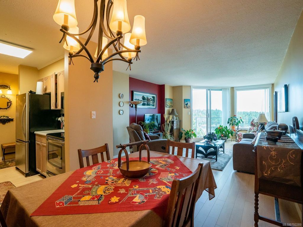 listing image 16048264757846488575
