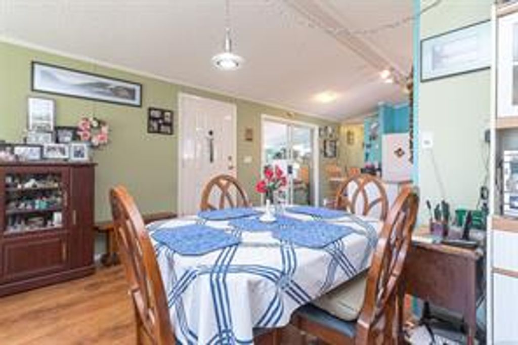listing image 16044569844882272032