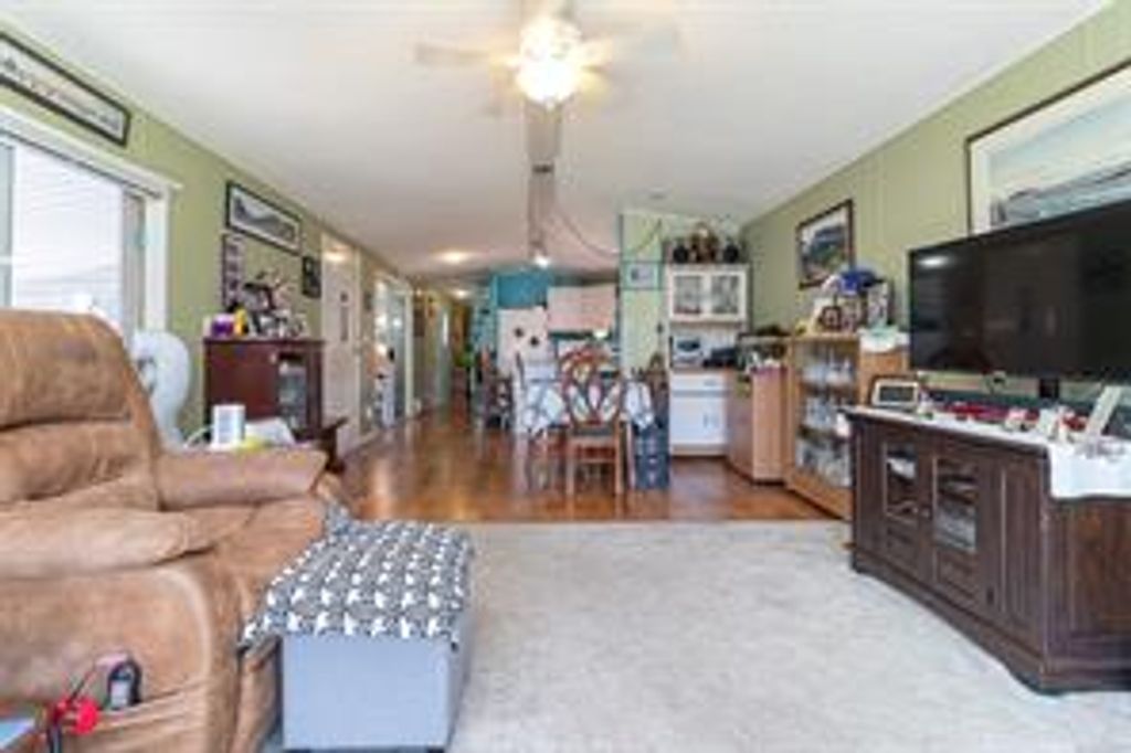 listing image 16049431697835015536