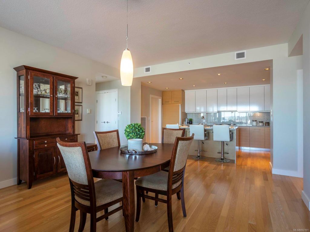 listing image 1604879115922