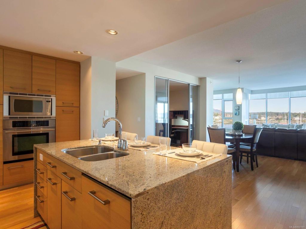 listing image 16043791410215