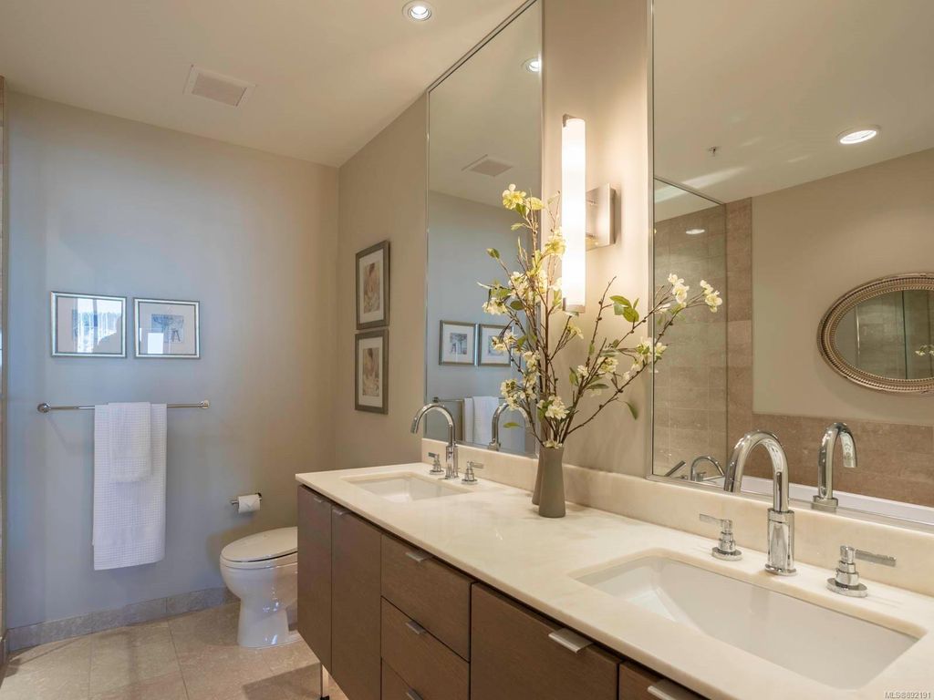 listing image 16044083408825