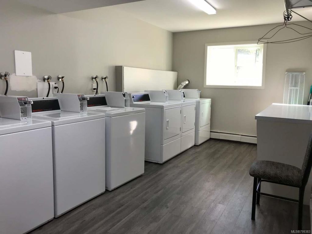 listing image 16044617084835219012