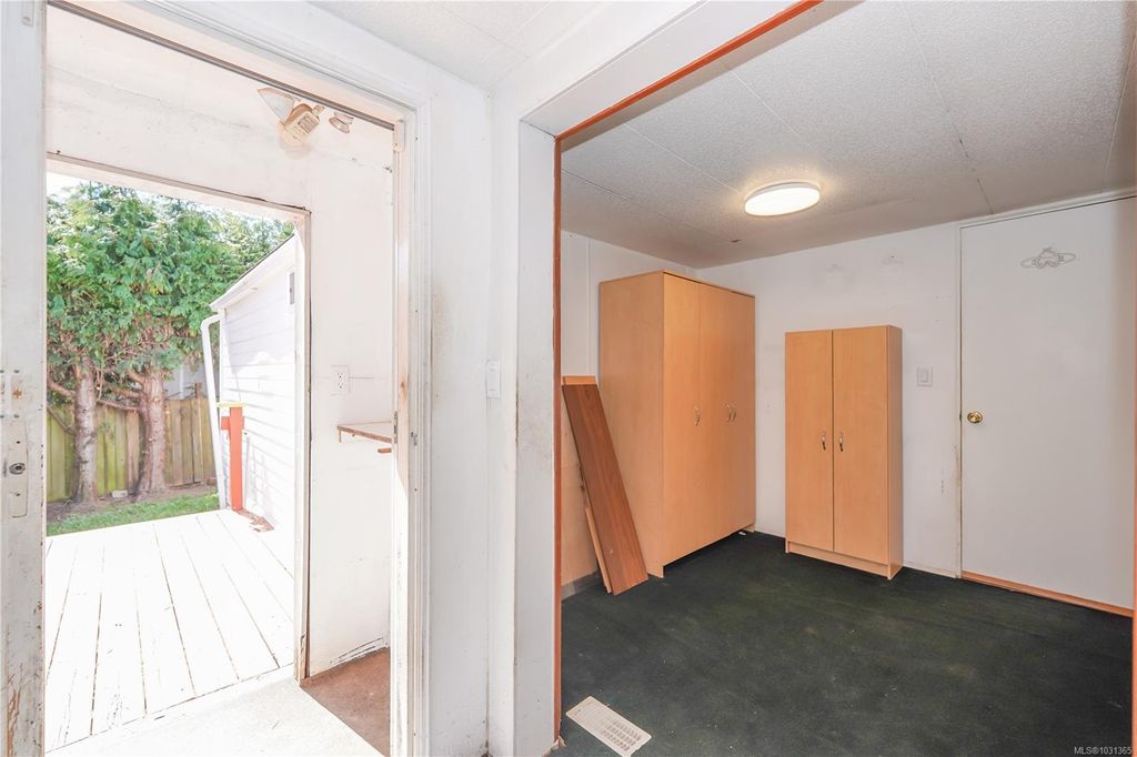 listing image 16040973026113927625