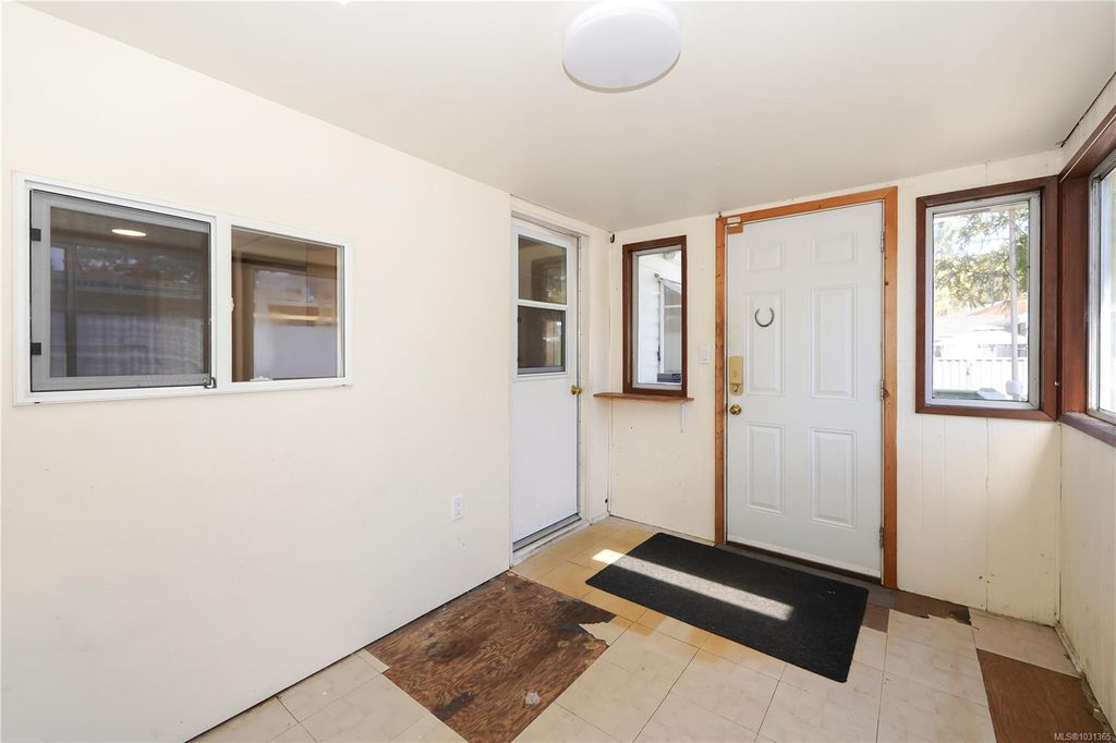 listing image 16041401072764086104