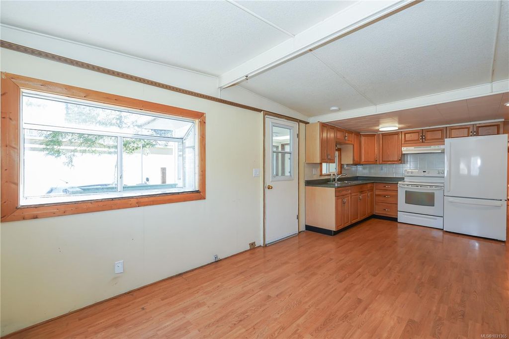 listing image 16046517014851152177