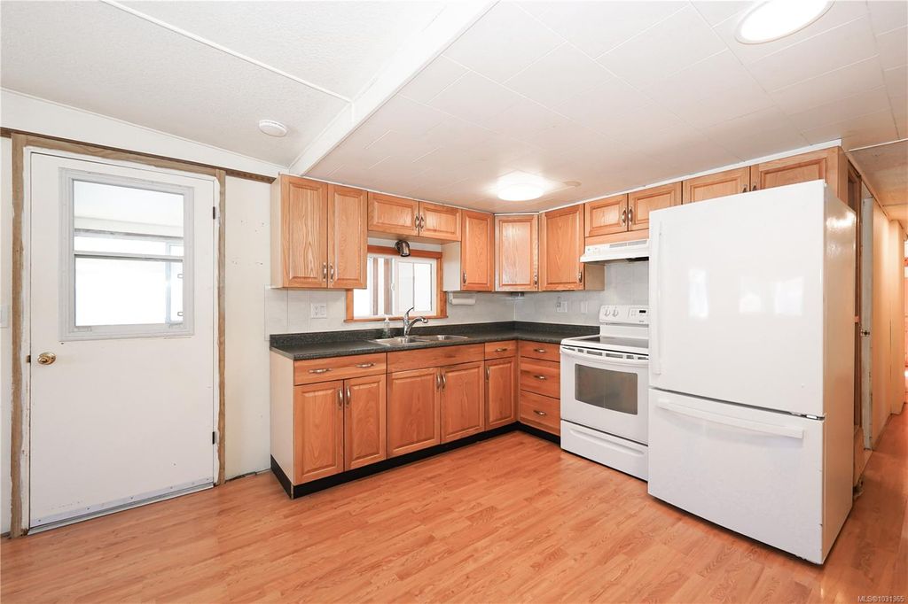 listing image 16043754245442519409