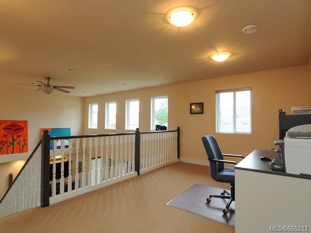 listing image 16043027605318365901