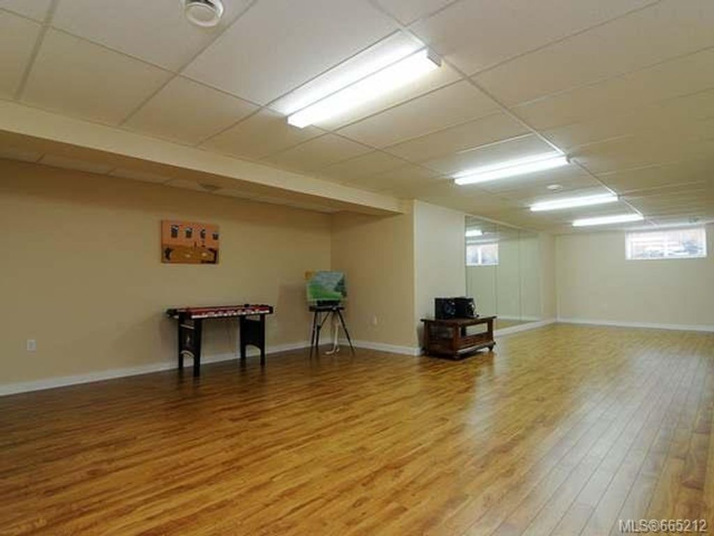 listing image 16045823572997625386