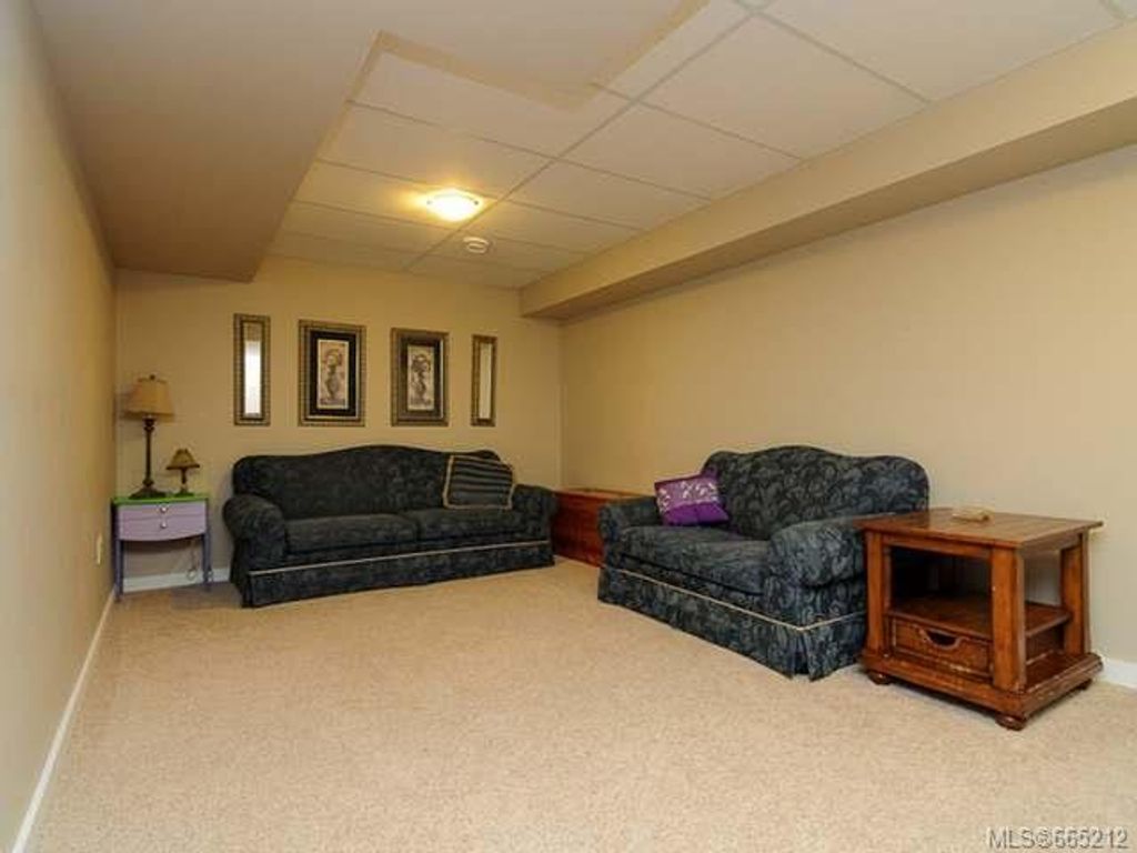 listing image 16041613497711393681
