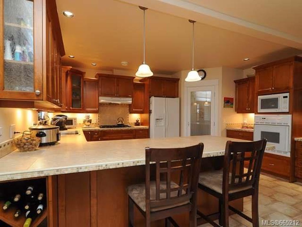 listing image 16046000662132928522