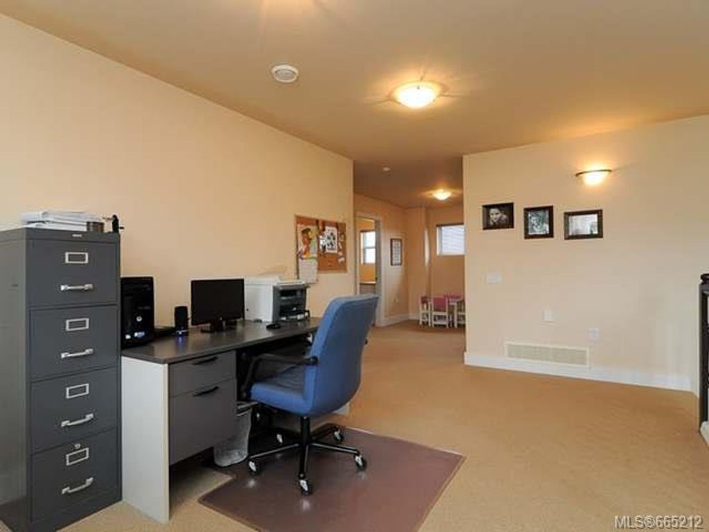 listing image 16040794090243241329