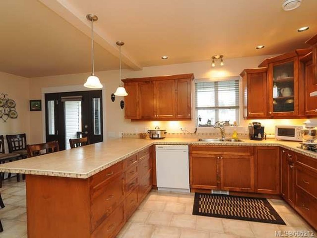 listing image 16048535551492633388