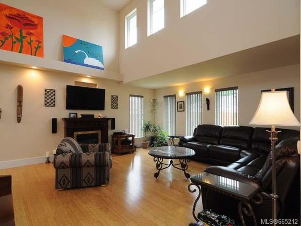 listing image 16043716420655102445