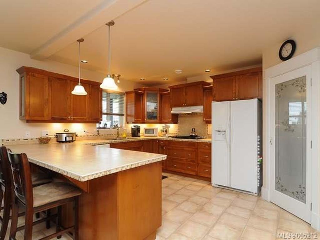 listing image 16046230553498070652