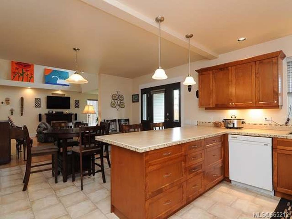 listing image 16049551046232286791