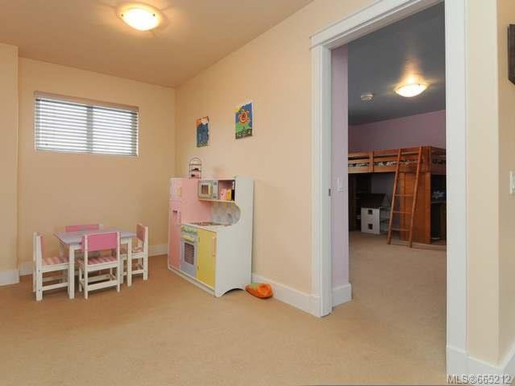 listing image 16041548022159372663