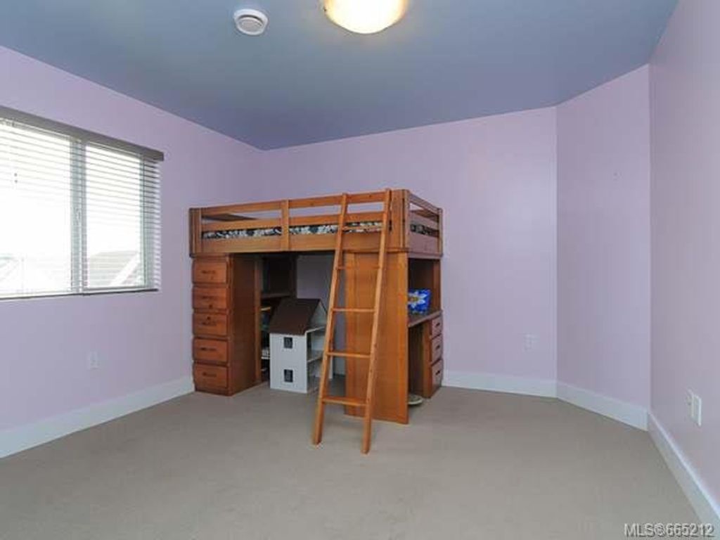 listing image 16043808394700076928