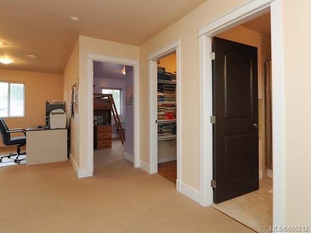 listing image 16043254743700400954
