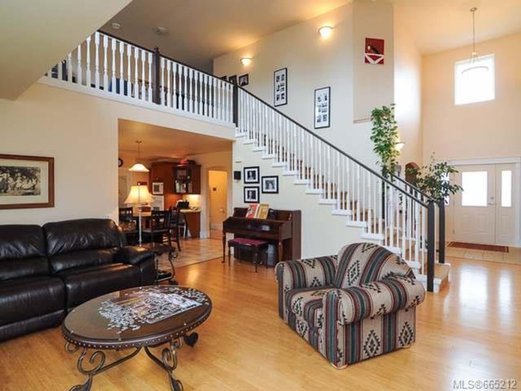 listing image 16044318845125003539