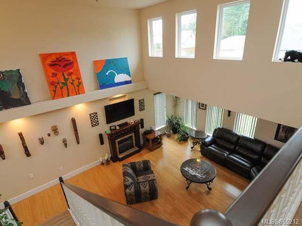 listing image 16049784235406057799