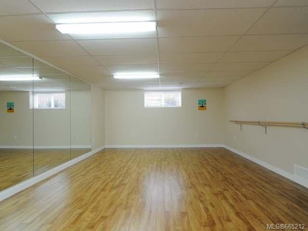 listing image 16046694214421024894
