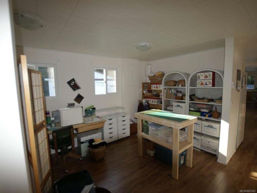 listing image 16044270941477948209