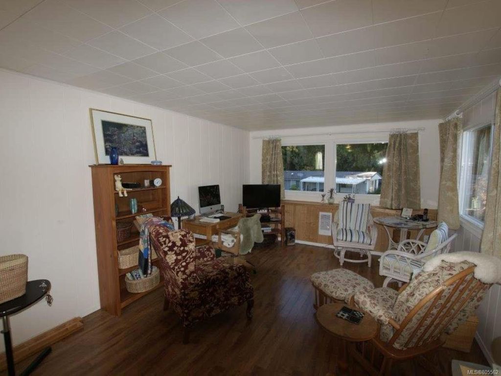 listing image 16045927585862580376