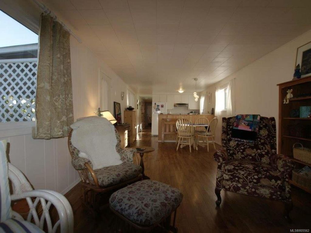 listing image 16044259436647720419