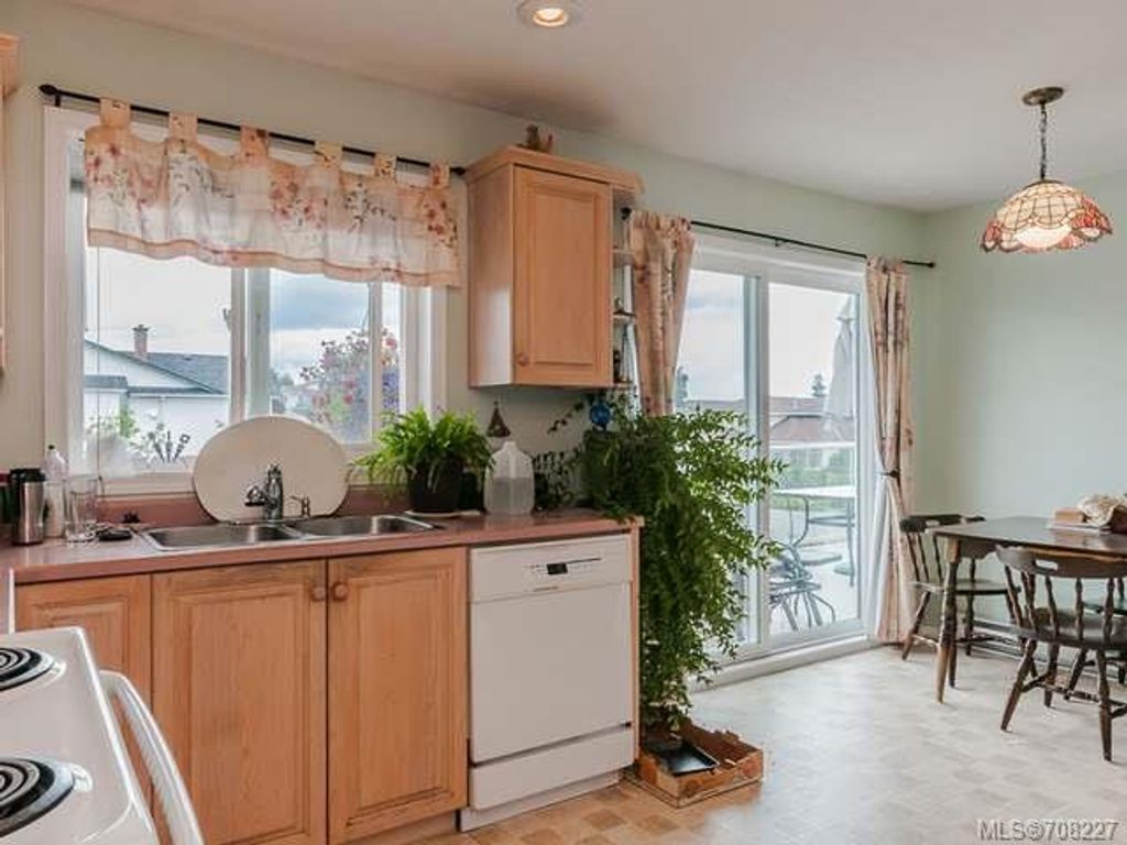listing image 16044867290158108827
