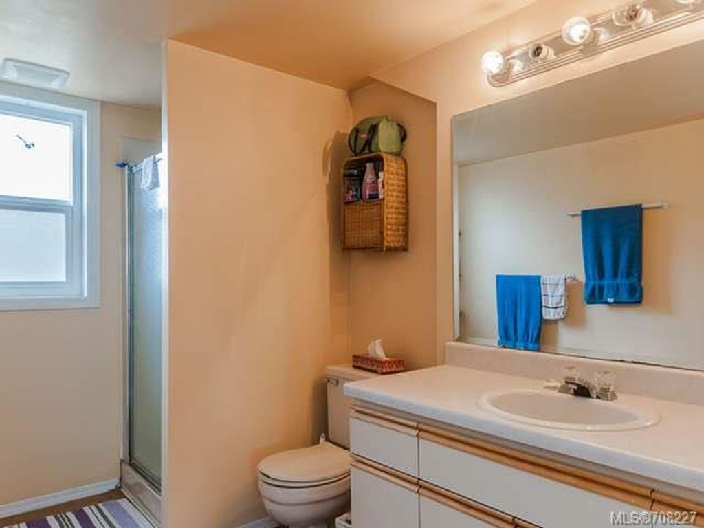listing image 16049743326366912485