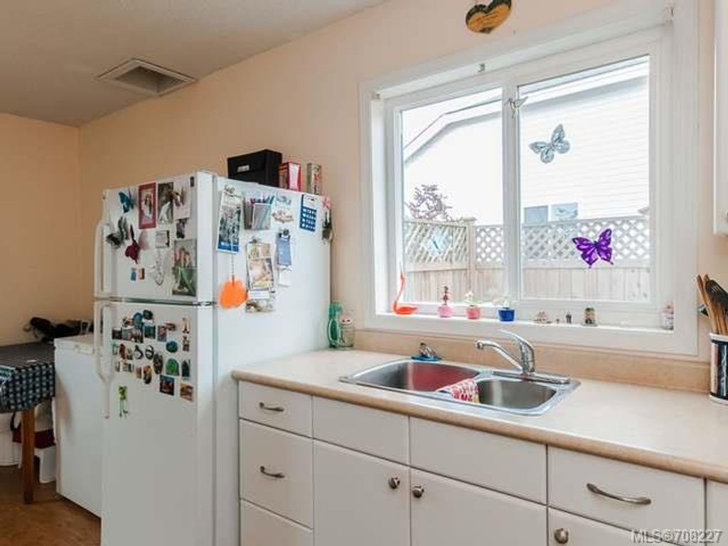 listing image 16040592797183507647