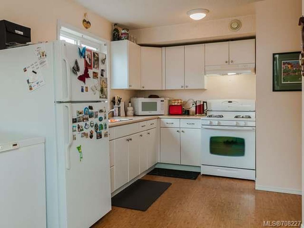 listing image 16041487007005934670