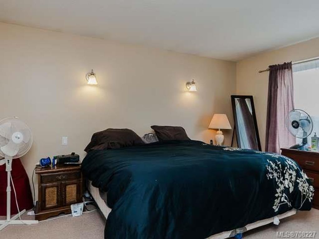 listing image 16049618040888810971