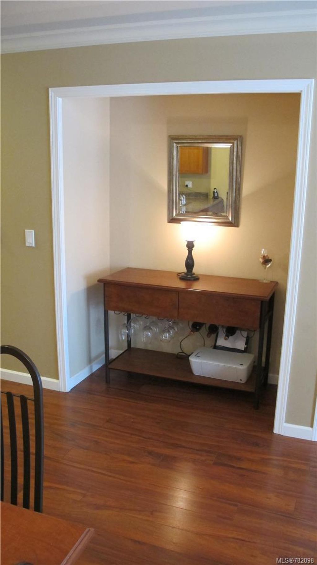 listing image 16047230082828722947