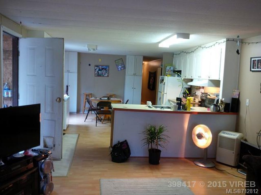 listing image 16043062130202625941