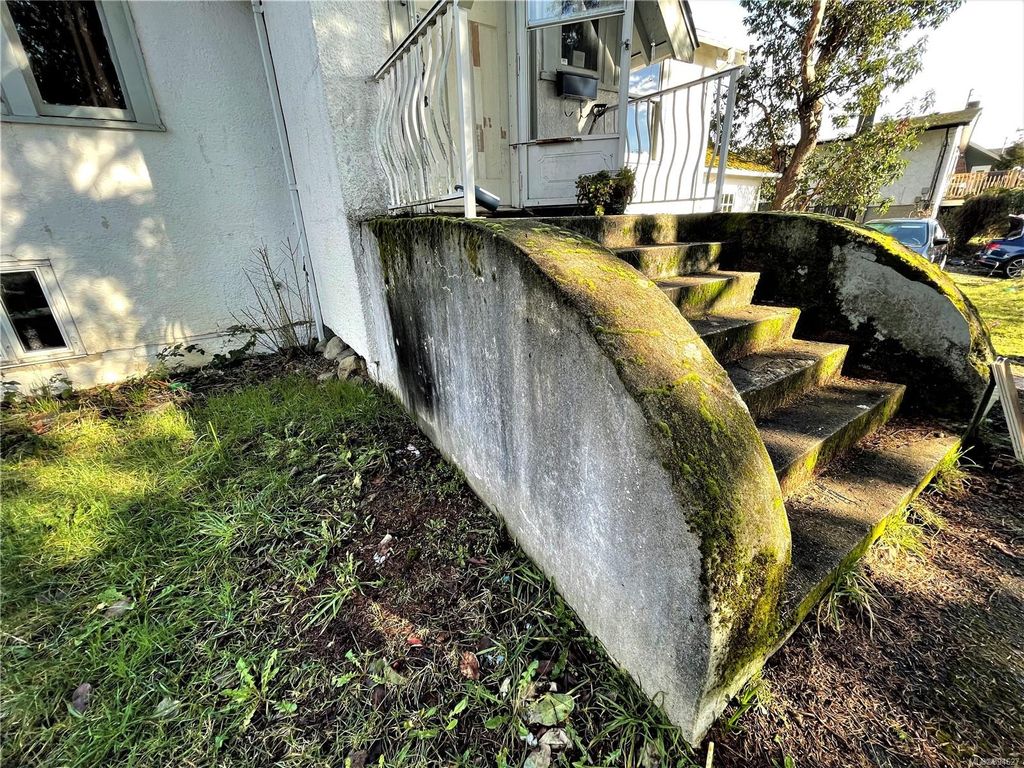 listing image 16041060242267