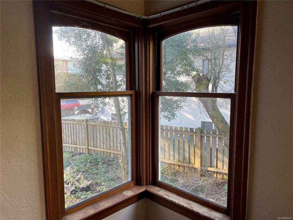 listing image 16043162218384